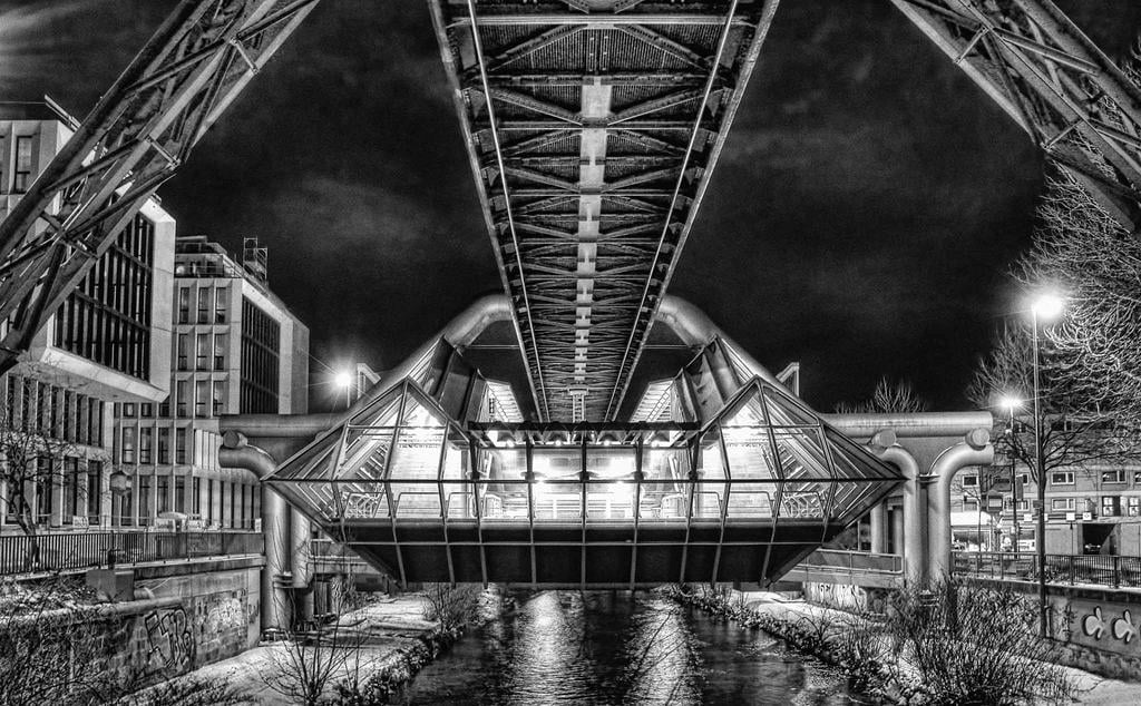 Wuppertal Schwebebahn.jpg