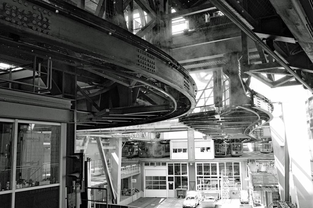 Schwebebahn depot.jpg